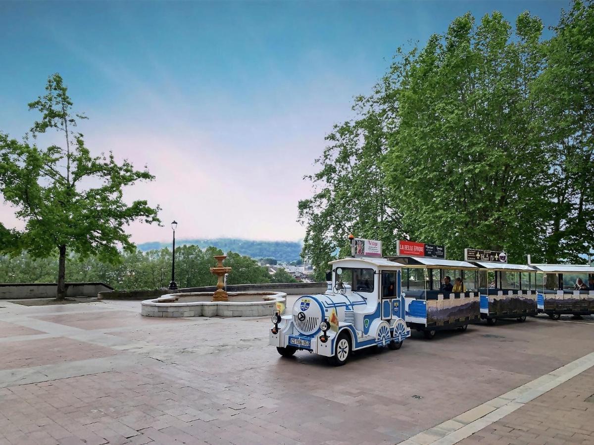 Quartier Historique Et Populaire Du Chateau De 波城 外观 照片